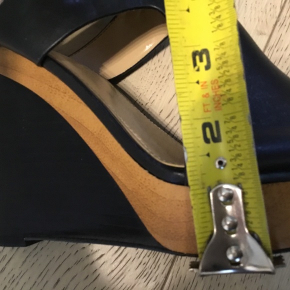 Michael Kor Wedge Sandals - Picture 6 of 9